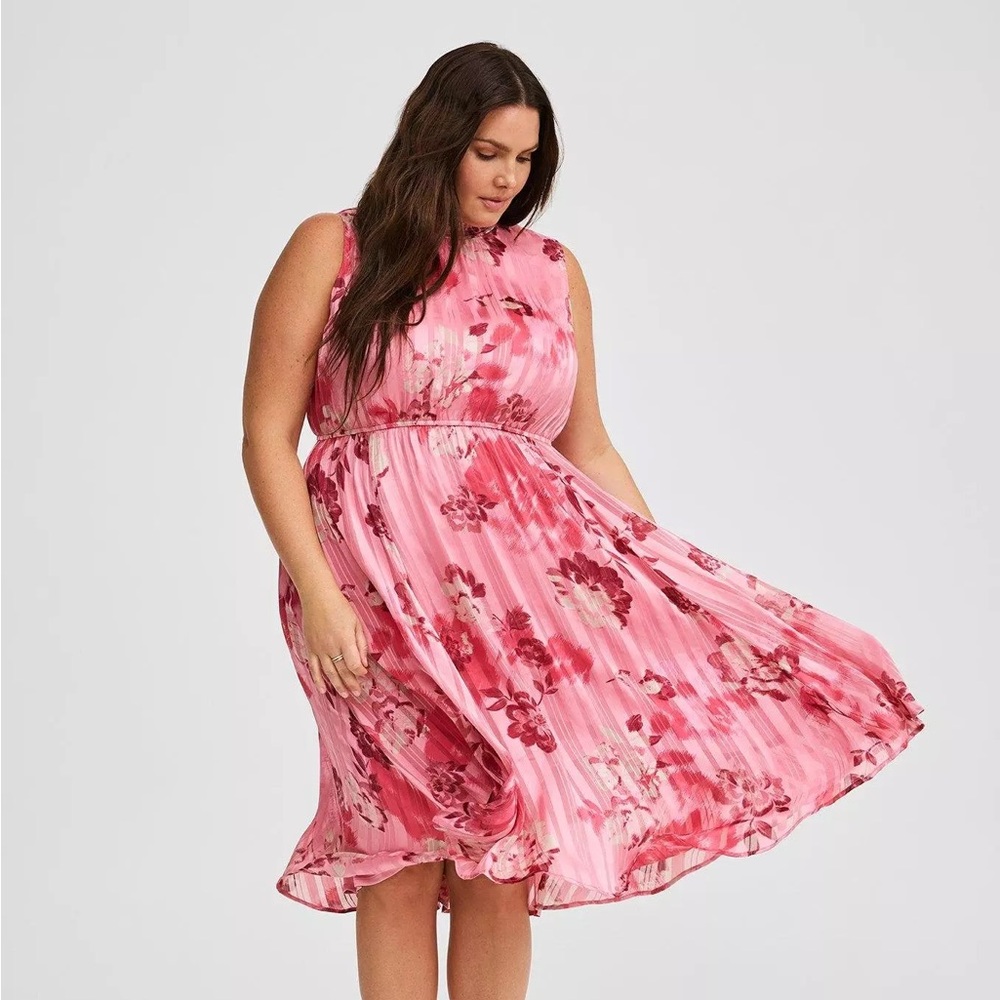 Torrid Pink Floral Midi Dress - Picture 3 of 16